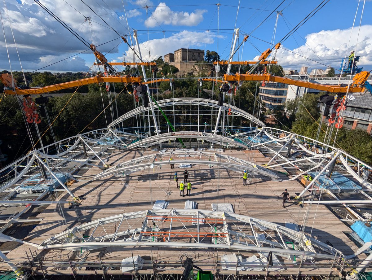 TensysDesign's tweet image. Huge congratulations to the combined teams of @TensysDesign , @basestructures  and @GFTomlinson  for safely and successfully lowering the intricate fabric roof covering the ‘Central Building’ of the University of Nottingham’s Castle Meadow Campus!