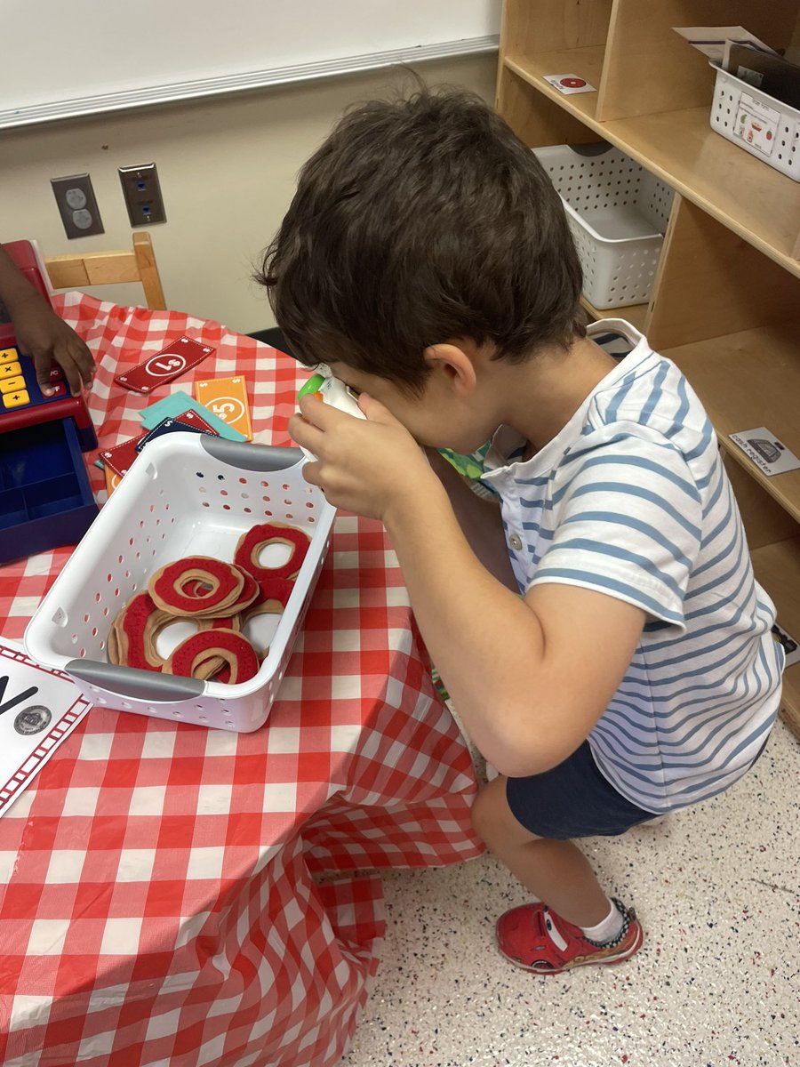 GernerCenter's tweet image. Welcome to the Apple Orchard! 🍎🍏
Mrs. Hardy’s students are excited about a new dramatic play theme. It is always exciting to see how the dramatic play areas change throughout the year.