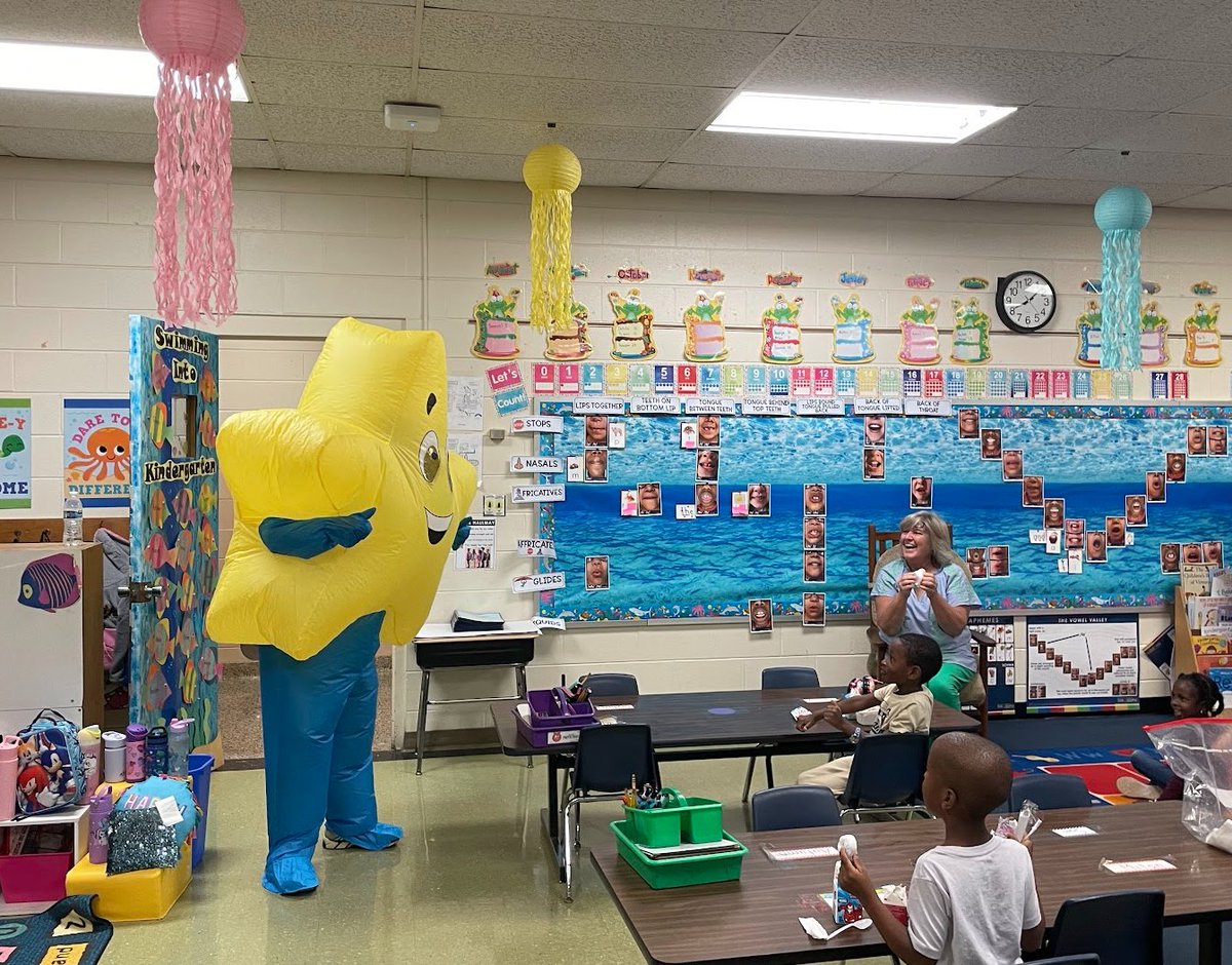MoreheadStars's tweet photo. In celebration of our PBIS Spirit Week, Mr. STAR showed up to our school to get the STAR Students about doing their best!  A great day to be a STAR!! @GCSchoolsNC @GCSParentAcad @GCS_SEL_Office https://t.co/2PXg9aj4LB