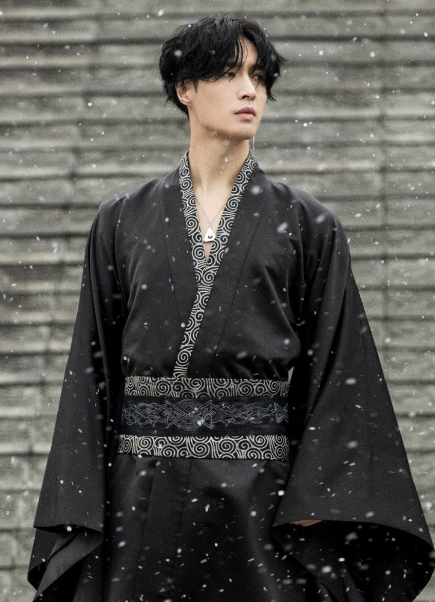 eriexol7777's tweet photo. اکسوییا همشون وایب شاهزاده و ولیعهد میدن🥰
ییشینگ وایب پادشاه😎
@weareoneEXO https://t.co/Bs0n0lko5Y