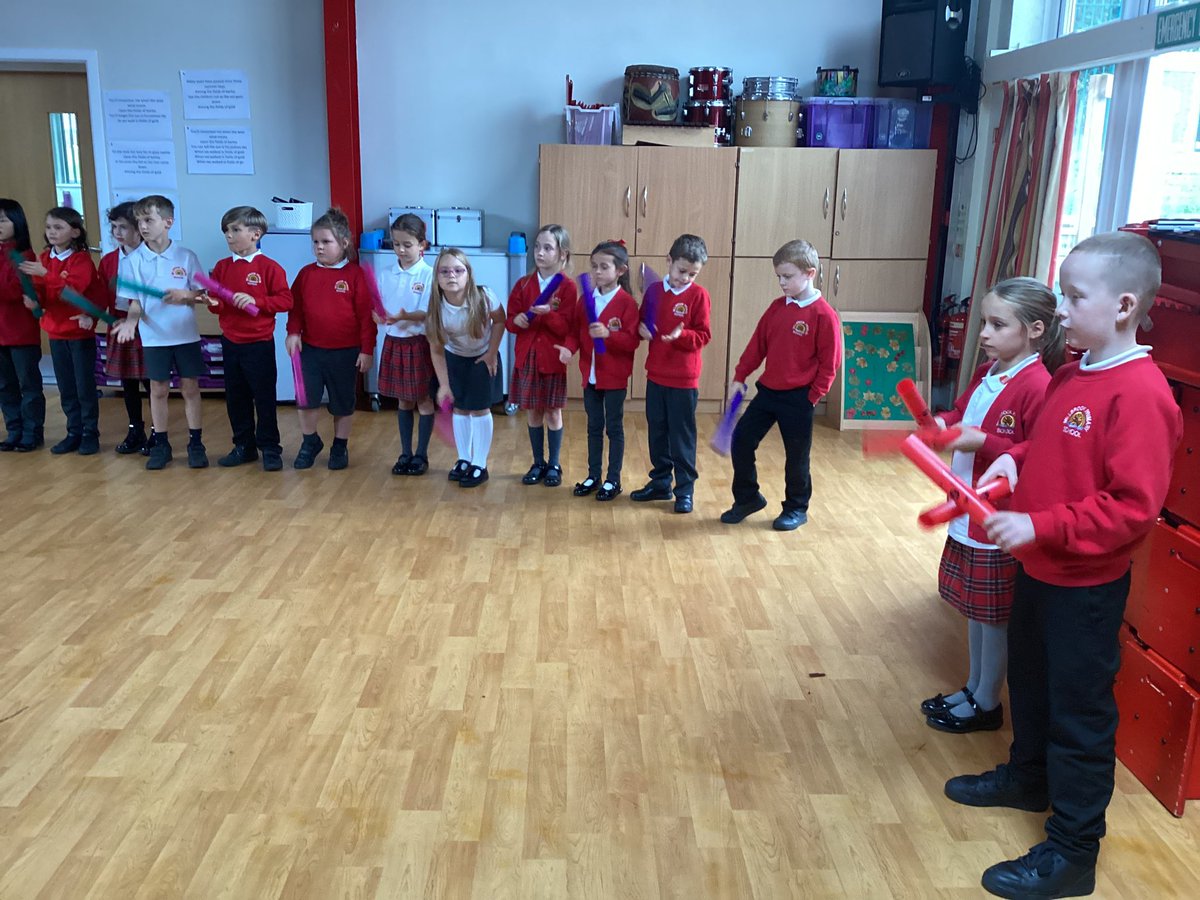 MillbrookWigan_'s tweet photo. Year 3 are exploring rhythms whilst playing our Boomwhackers. 
#mbmusic.   #mbartsmark https://t.co/vMgMtMXO0U