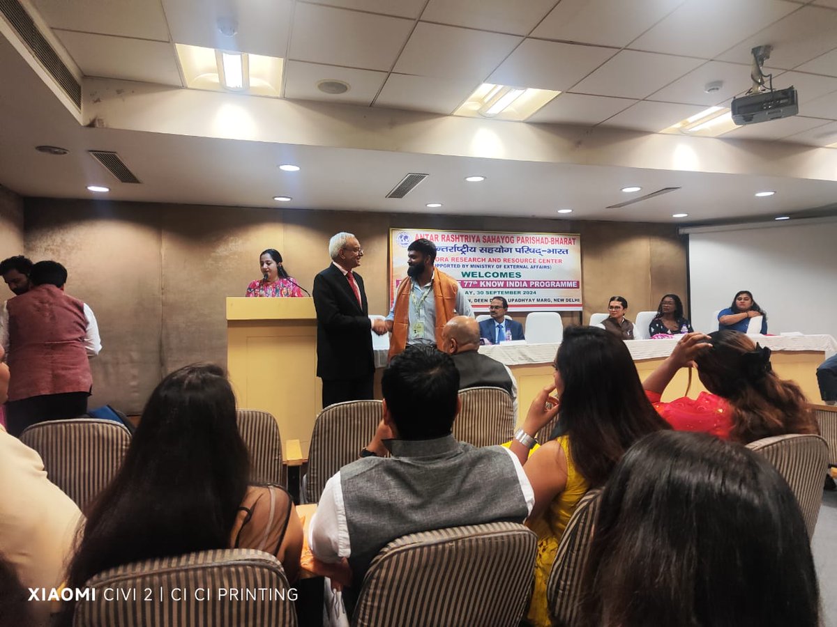 diaspora_india's tweet photo. As part of the efforts to promote global connections, participants  of the #77KIP were taken to the Antar Rashtriya Sahayog Parishad, a prominent Diaspora Association in Delhi. They had an insightful discussion &amp; participated in a quiz on Mahatma Gandhi.
@VikramMisri https://t.co/UGpW6pHh6L