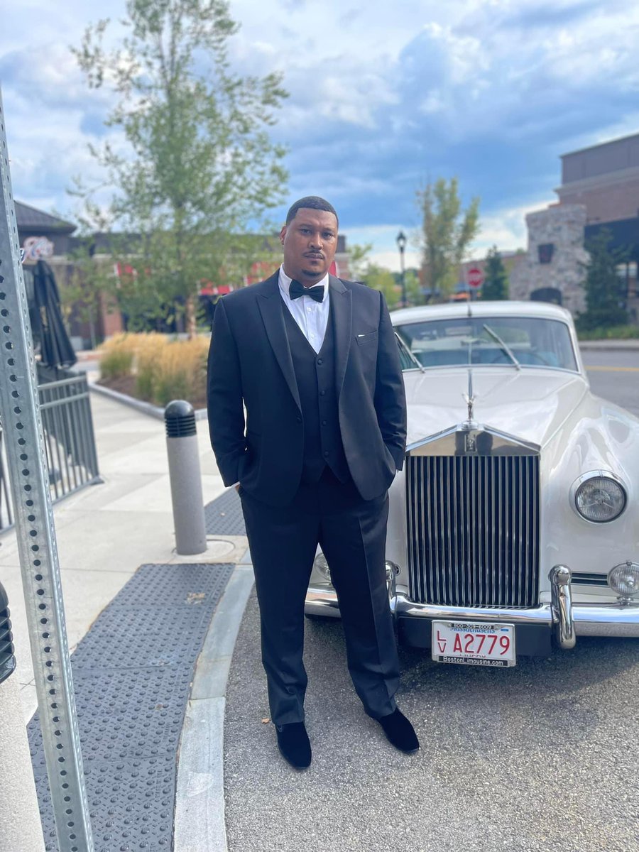 Celebrating another lap around the sun. I’m looking forward to more life, more love and more blessings! 

#TMC🏁 #ROXBURYUSA #ELEVATEBOSTON