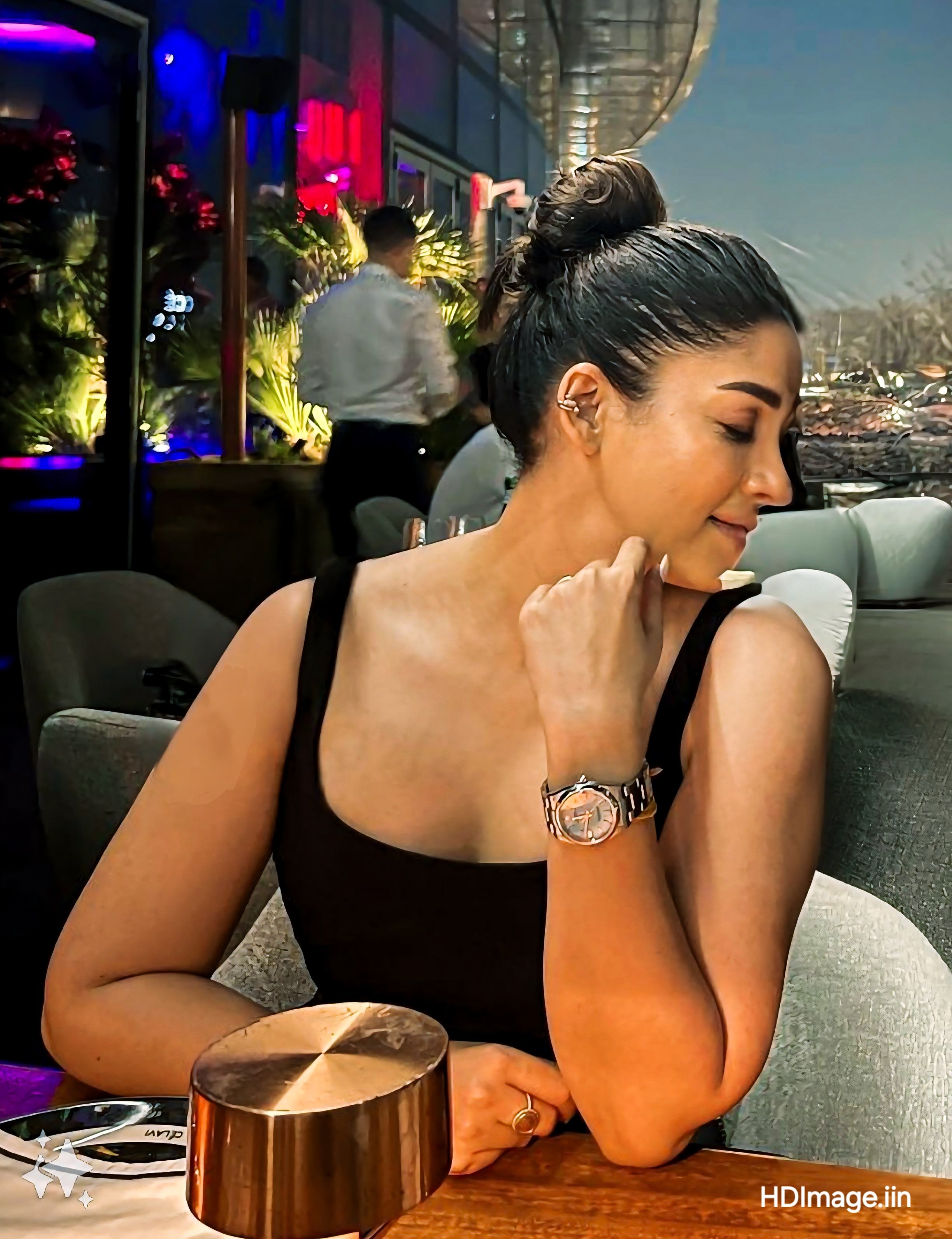 Quality World on X Damn This lady is never getting old and I couldn t control my intention Nayanthara https t 27tcn90h61 X