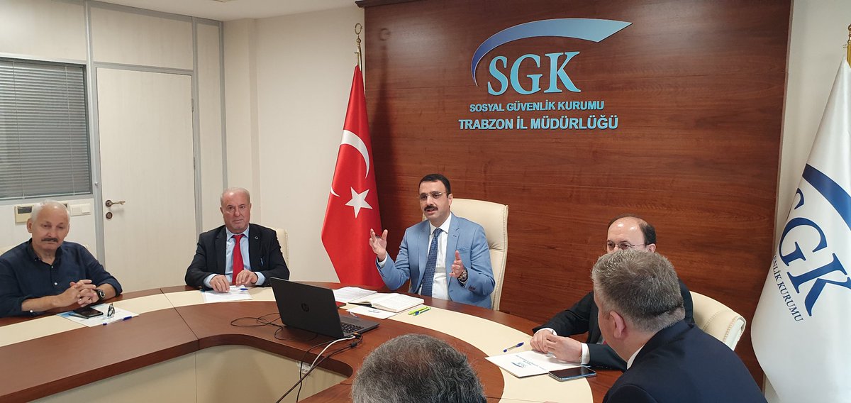 TrabzonSGK's tweet photo. İl Müdürümüz @erdemakbay06, Merkez Müdürlüklerimizin yöneticileriyle bir araya gelerek Müdürlüklerimizde yürütülen iş ve işlemleri değerlendirdi. 

Toplantıda Taşra Performans Hedefleri 2024/1 Dönem Sonuç Raporu değerlendirilirken bu kapsamda yapılabilecek çalışmalar ele alındı. https://t.co/r8QIKdw82R