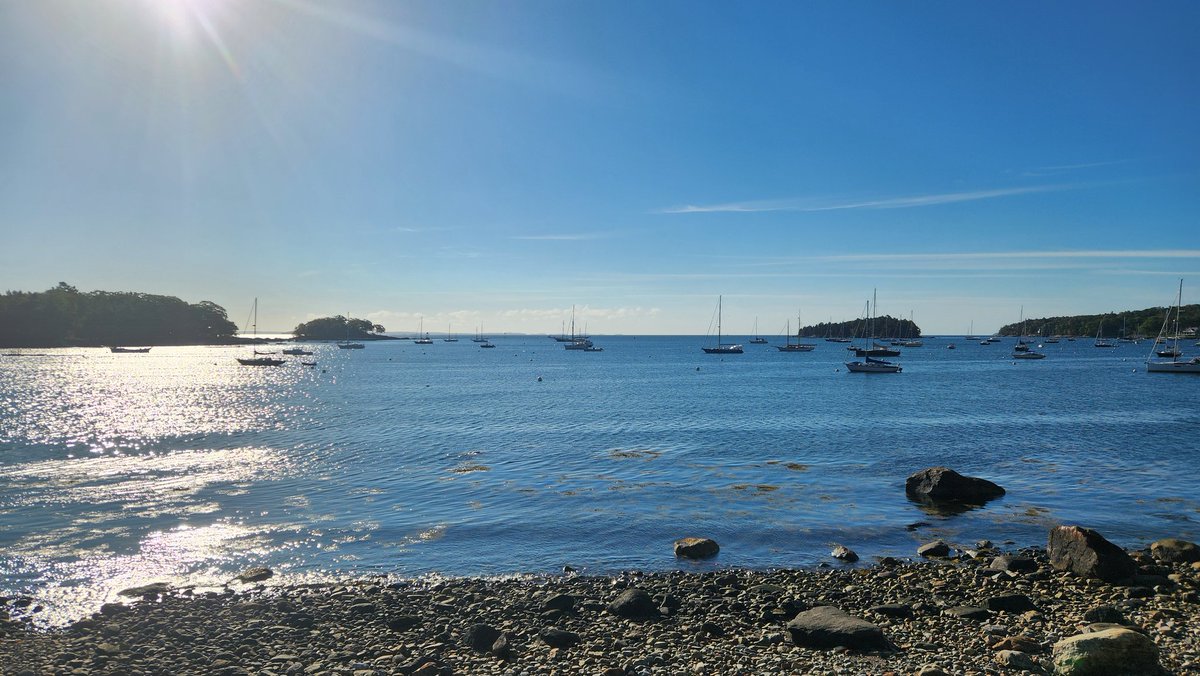 CamdenFire1's tweet photo. Good morning Camden, North Haven and Vinalhaven. 

#October2024 https://t.co/zwuR9QVdQo
