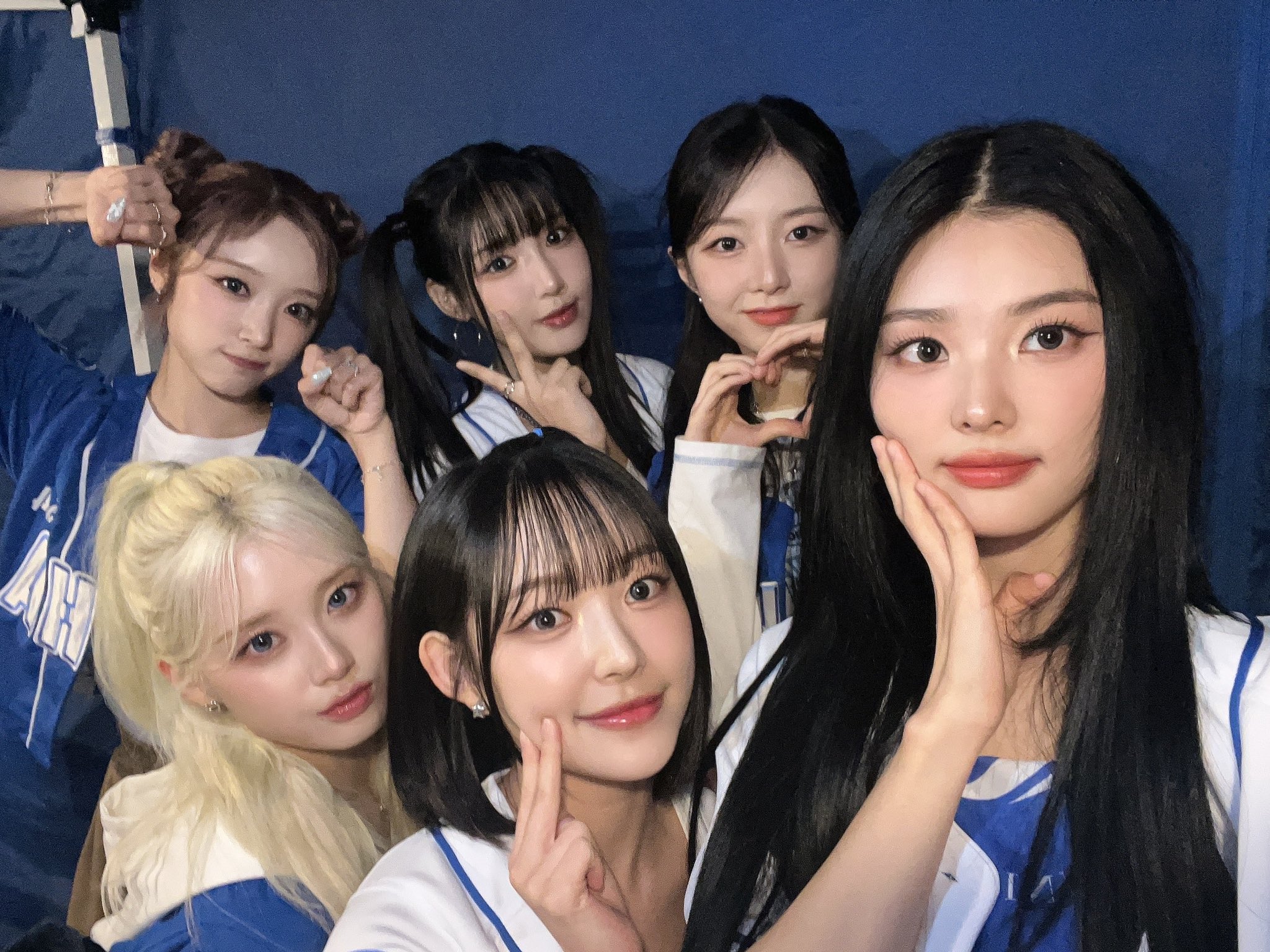 GYzmruObQAANHw-?format=jpg&name=large