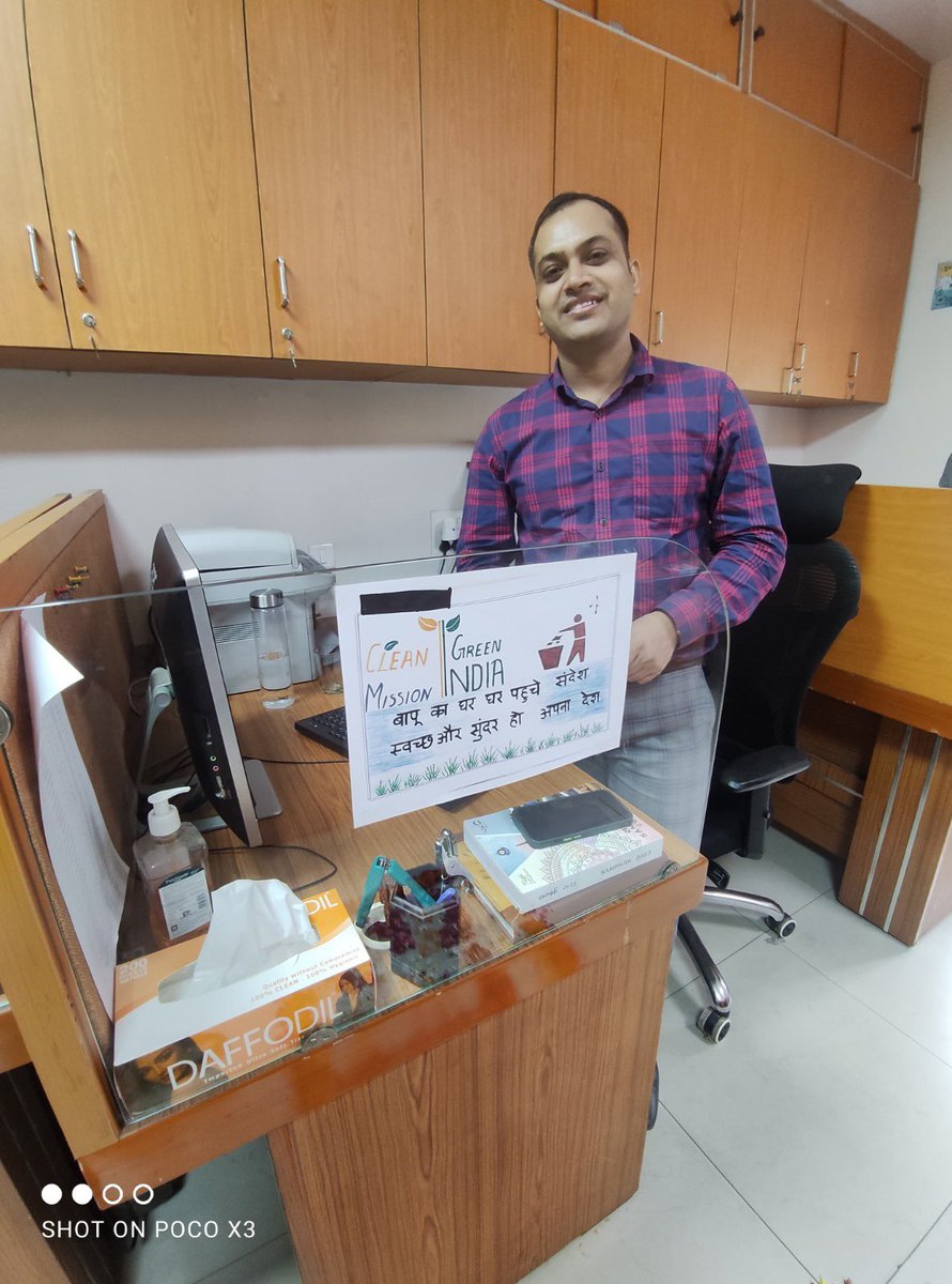 Under #SwachhtaHiSewa2024 DGOV North Zonal Unit took many initiatives, including organising street plays, distributing re-usable bags and bottles and cleaning e-waste in office #SwachhtaHiSewa2024 <a href="/cbic_india/">CBIC</a>