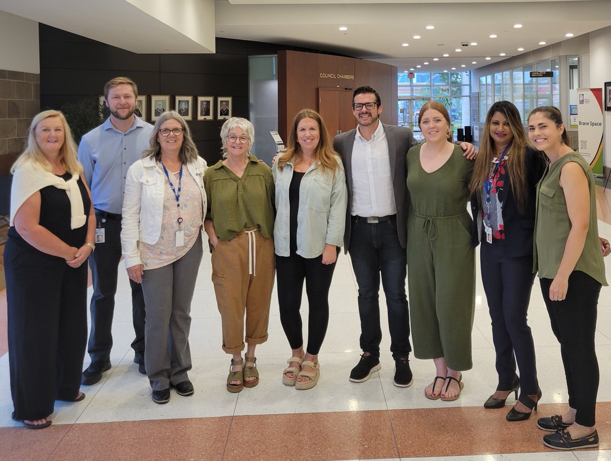 October is here and campaign season is under way!

Last week the Region of Durham kicked off their 2024 - 2025 United Way campaign. Thank you to our speakers, United Way ambassadors and @eatmyshortbread for the delicious treats!! 🍪☕ #OpentheDoortoPossibility #Durham