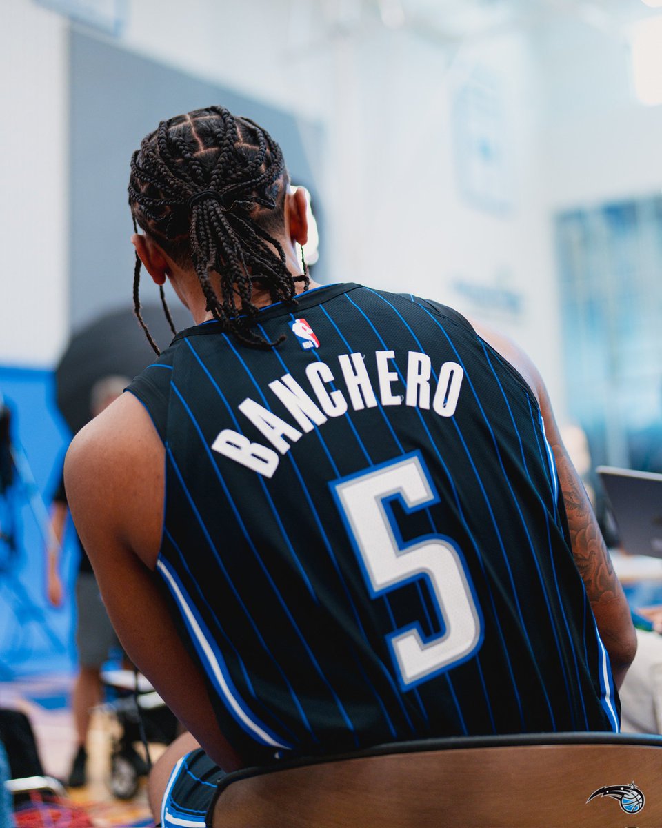 OrlandoMagic's tweet photo. WAKE UP
 
it's the first of the month https://t.co/Xs4SXjTaQO