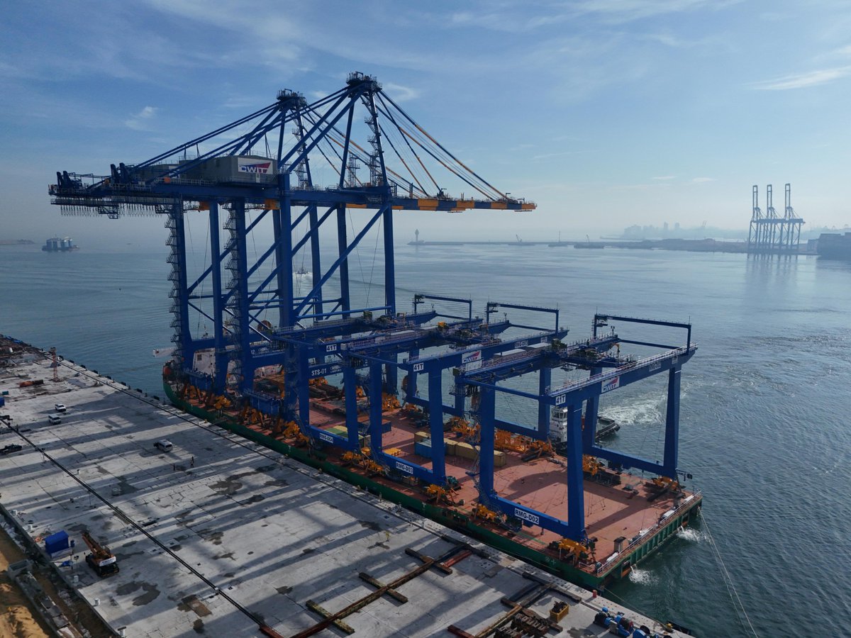 CWITSriLanka's tweet photo. Welcoming our first 2 automated RMQCs to CWIT! With 3 new CRMGs added, we're taking a major step towards making the Port of Colombo a premier terminal in Asia. These state-of-the-art cranes will enhance efficient, automated operations
#CWIT #PortOfColombo #Automation #Innovation https://t.co/IOaRvL0qFP