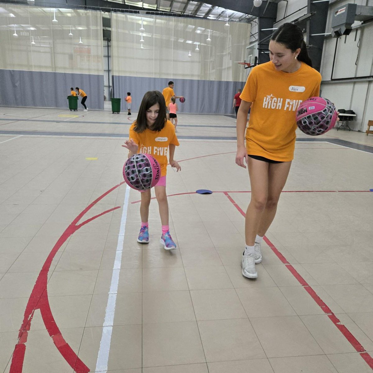 TheChampProject's tweet image. High Five Basketball is in full swing! Huge shout out to @buffalotitans for partnering with High Five this session. Elementary and Middle/High School gyms are rocking! @ProjectPlayWNY @RCWJRF