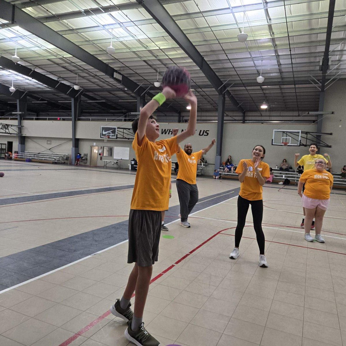 TheChampProject's tweet image. High Five Basketball is in full swing! Huge shout out to @buffalotitans for partnering with High Five this session. Elementary and Middle/High School gyms are rocking! @ProjectPlayWNY @RCWJRF
