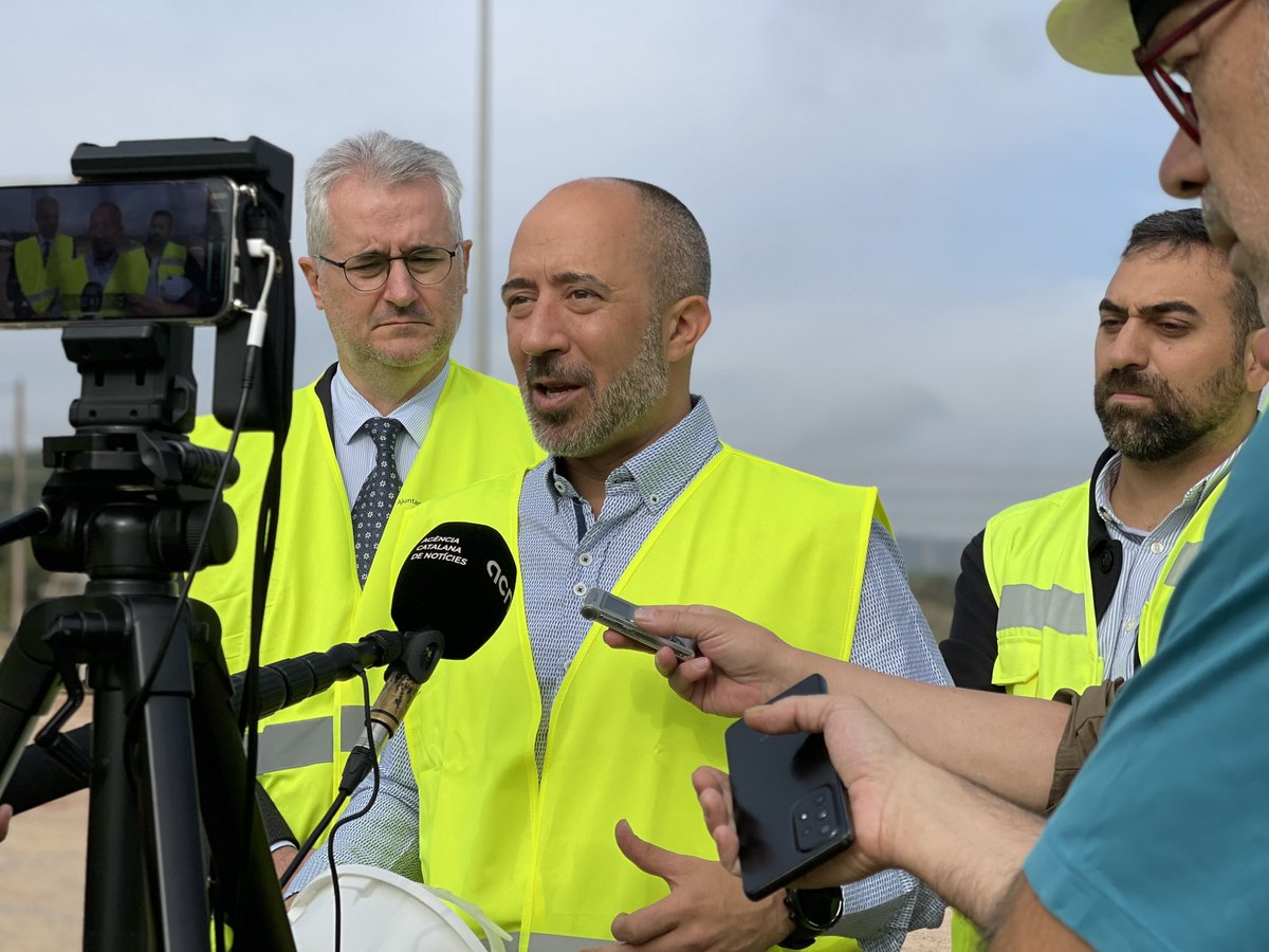 🚧 El polígon del Pont Nou II va prenent forma amb la definició de l’avinguda de l’Esport i dels nous carrers

👀 L’alcalde Marc Aloy i els regidors Carles Garcia, Joan Vila i Mariana Romero han visitat les obres aquest matí, que avancen segons el calendari previst
