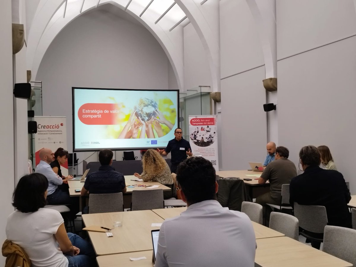 ACCIÓ (@accio_cat) on Twitter photo 📸 Dijous vam ser a Vic en una jornada per conèixer eines i metodologies per incorporar el #valorcompartit a l’estratègia empresarial a través de la gestió del talent, el consum responsable o l’aprovisionament local, entre d'altres.
Tot plegat en un taller conduït per <a href="/R4SGroup/">Roots for Sustainability (R4S)</a>. 📸 Dijous vam ser a Vic en una jornada per conèixer eines i metodologies per incorporar el #valorcompartit a l’estratègia empresarial a través de la gestió del talent, el consum responsable o l’aprovisionament local, entre d'altres.
Tot plegat en un taller conduït per <a href="/R4SGroup/">Roots for Sustainability (R4S)</a>.