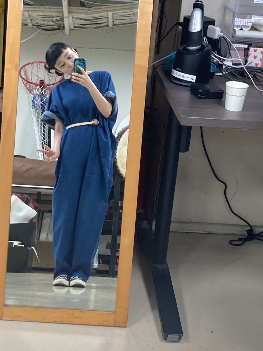 LOL WARDROBE LIVEありがとうございました🩵松浦さんのお陰で覚えれたww

初めてオーバーオールが似合ったところを時事ネタと一緒に見てもらえて感謝🩵

配信とこんねきグラフィックAW予約あり