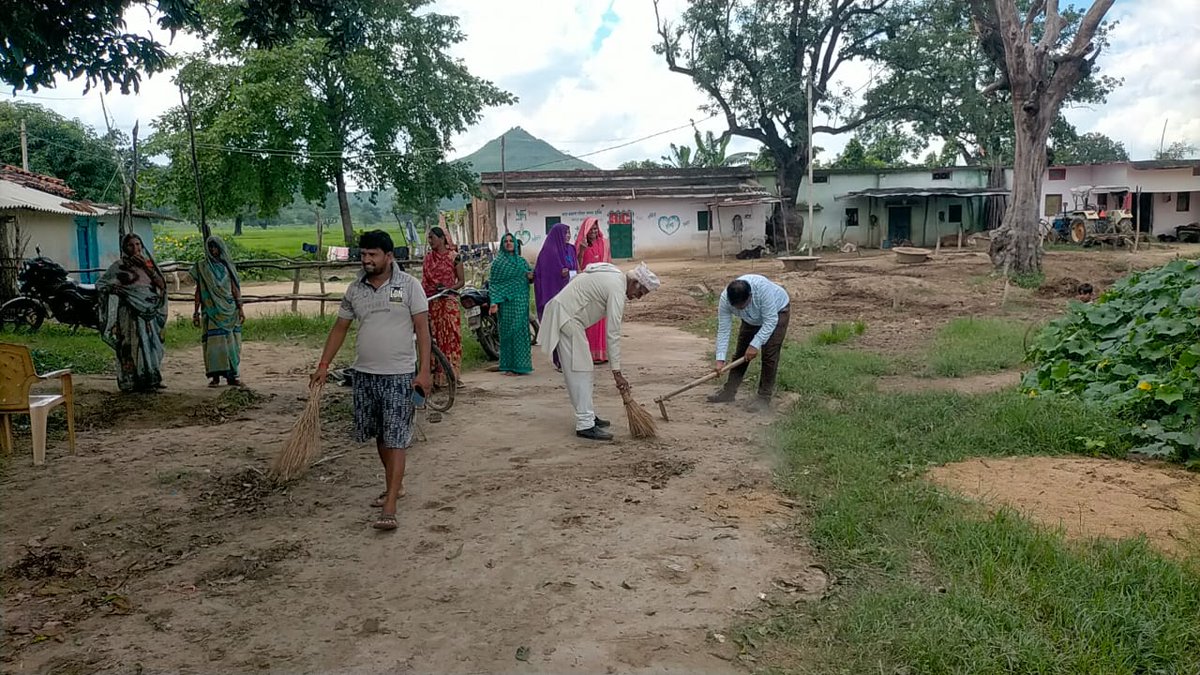 CSingrouli's tweet photo. म०प्र जल निगम मर्यादित, परियोजना क्रियान्‍वयन इकाई सिंगरौली द्वारा स्वच्छता ही सेवा पखवाड़े के अवसर पर आज 01 अक्‍टूबर को सभी ग्राम पंचायतों में मेगा एवेंट पीकाथॉन का आयोजन किया गया है। @jal_mp @CollectorSGL @prosingrau69507 @sinng https://t.co/N5AaUBlGOU
