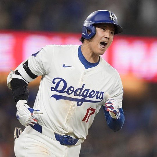 BovadaOfficial's tweet photo. The MLB Playoffs start today! ⚾️🔥

World Series winner odds 🏆

Dodgers +330
Yankees +430
Phillies +450
Astros +750
Padres +900
Guardians +1000
Orioles +1100
Braves +1600
Brewers +2000
Mets +2000
Royals +2500
Tigers +2800 https://t.co/cIEBgWt0dD