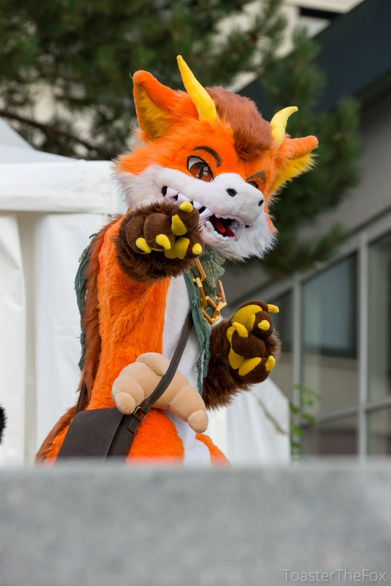 You! Yes you!

You are very cute, now come over and gimme some hugs! ^^