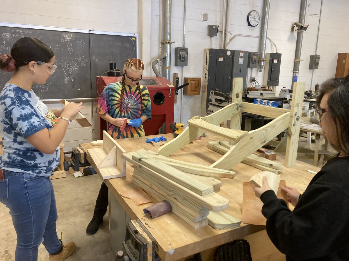 VBSchools tweet media