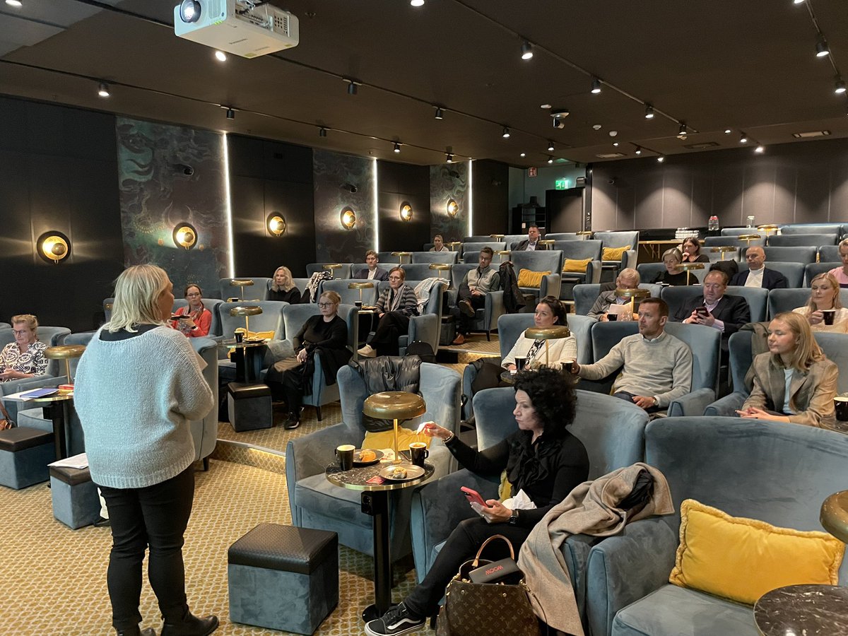 Viestintä- ja markkinointivaliokunta <a href="/kauppakamaritku/">Turun kauppakamari</a> kokousti tänään upeassa Wauditoriossa. Kiitos TOK! Läpi käytiin myös tuoretta kyselyä viestinnän ja markkinointiviestinnän tilasta sekä keskusteltiin mm. verkostoitumisesta.