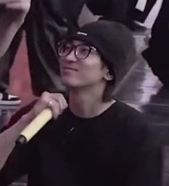 STAND UP WONWOO????!!!!