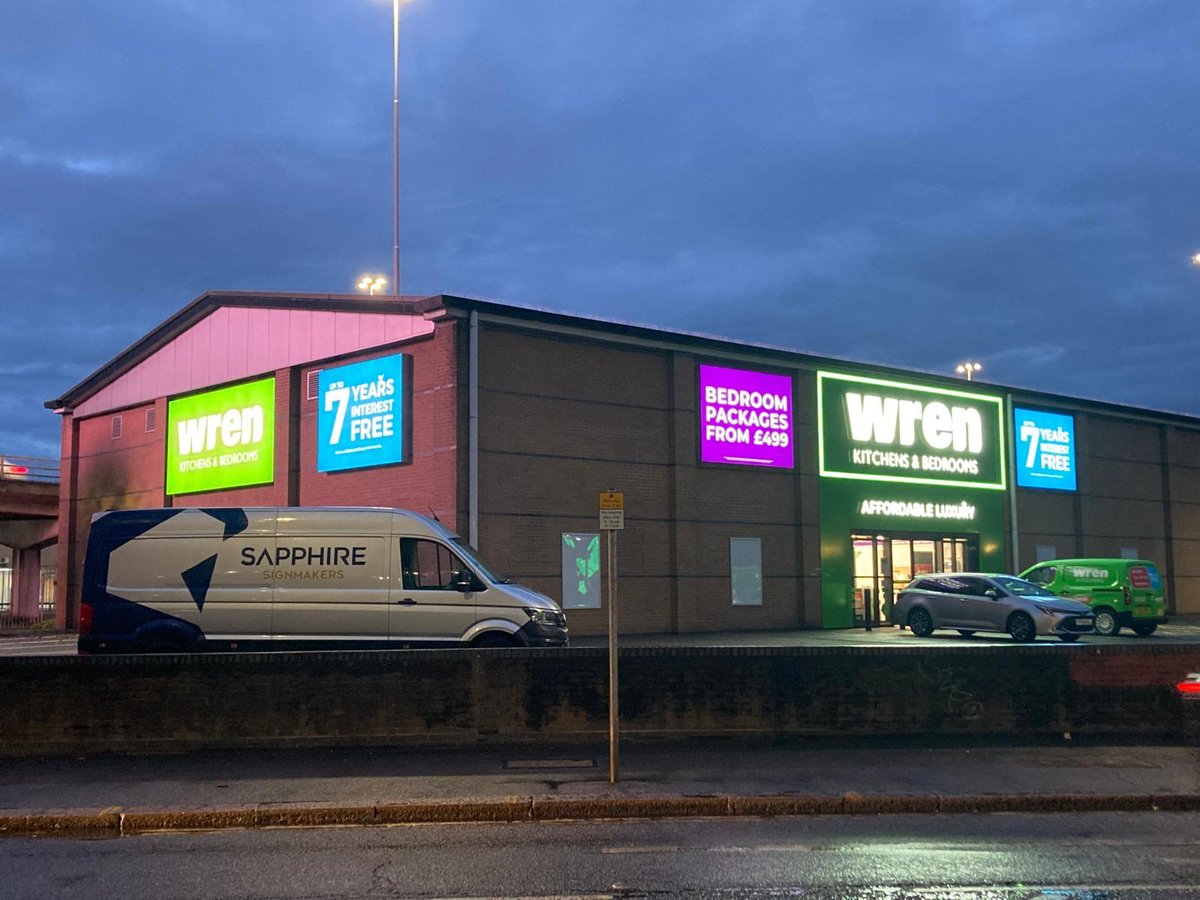 SapphireSigns's tweet photo. 👋 Hello New Malden...

Wren Kitchens brand new Kitchen and Bedroom Showroom in New Malden.

😎 Colourful signage illumination on a dusk autumn evening ready for the Grand Opening this Friday 4th October 🎉

#TeamSapphire24 #ExternalSignage https://t.co/KNfJYA97TY