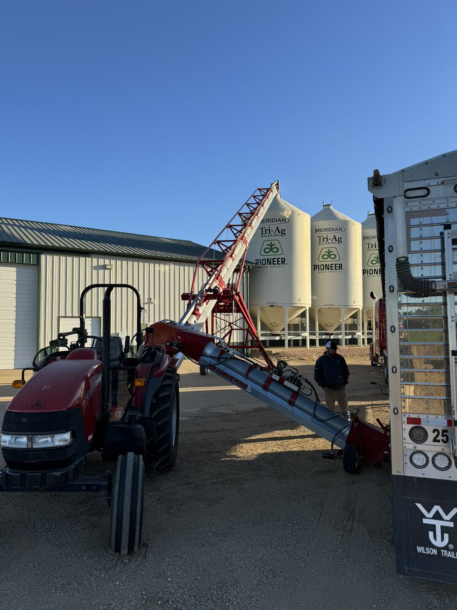 Hot one going in the tank on this cool morning!! P31Z03E #plantpioneer