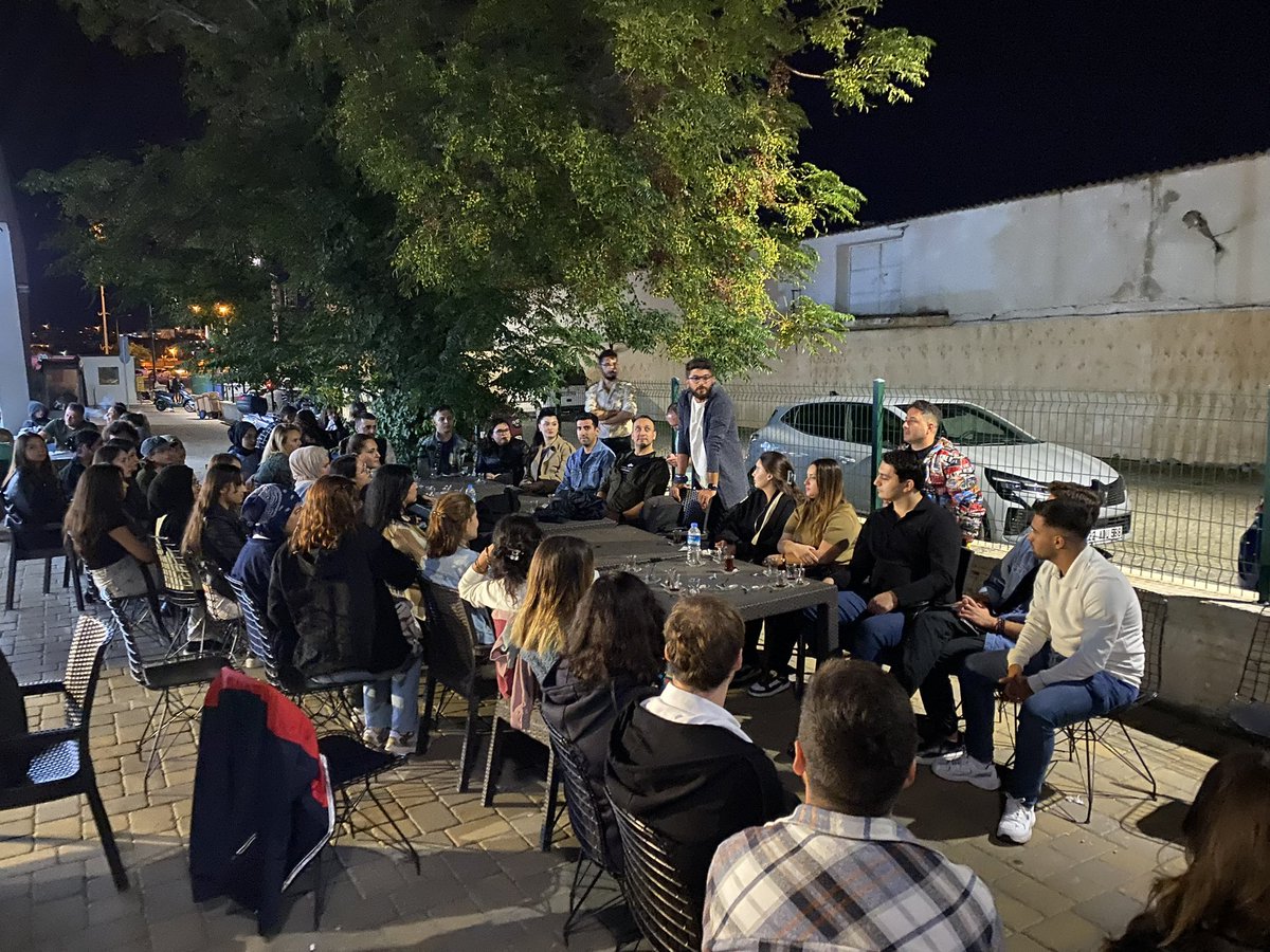 gencanakkale's tweet photo. Genç Çanakkale Gönüllüleri Tanışma etkinliğinde buluştu.

Fakülte, Bölüm ve Lise Temsilcilerinden oluşan Genç Çanakkale Gönüllüleri 30.09.2024 tarihinde Yeni Kordon Barış Kafe'de bir araya geldi. https://t.co/efW4QaIfHF