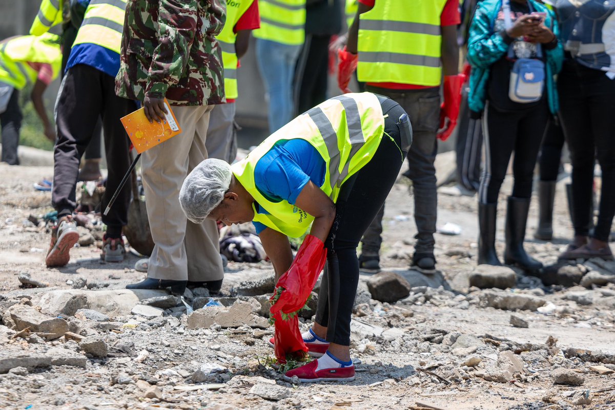 The Climate WorX Mtaani Initiative recently launched by President <a href="/WilliamsRuto/">William Samoei Ruto, PhD</a> has begun with youth in South B, Nairobi, cleaning the Nairobi River. 

The project aims to employ 200,000 youth nationwide, including 20,000 in Nairobi, creating job opportunities for urban youth. By