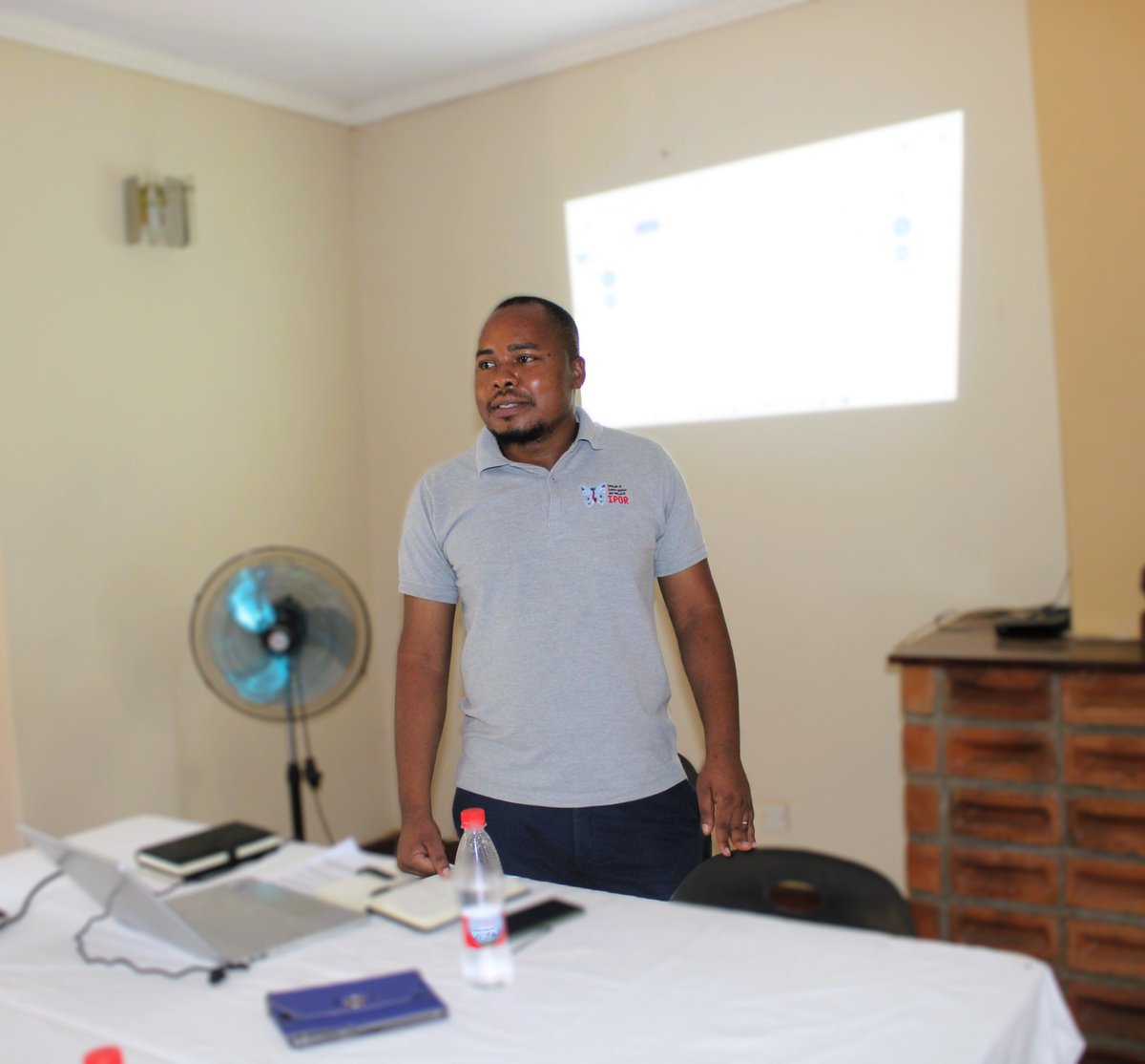IPOR Malawi (@ipormalawi) on Twitter photo <a href="/IPORMalawi/">IPOR Malawi</a>, in collaboration with the <a href="/LSEMethodology/">LSE Methodology</a>, is conducting enumerator training for a study that seeks to understand how polling station arrangements influence voter trust and to explore public preferences regarding mobile-money policies.
#Elections #PublicOpinion <a href="/IPORMalawi/">IPOR Malawi</a>, in collaboration with the <a href="/LSEMethodology/">LSE Methodology</a>, is conducting enumerator training for a study that seeks to understand how polling station arrangements influence voter trust and to explore public preferences regarding mobile-money policies.
#Elections #PublicOpinion