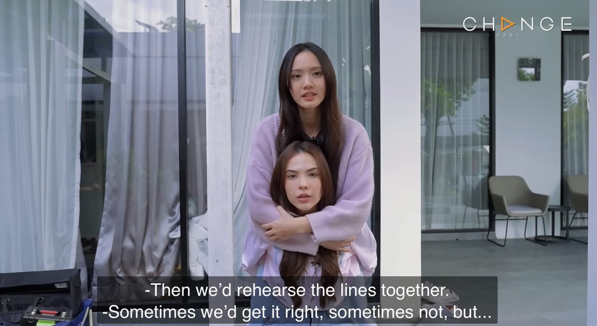 _uyjs's tweet image. lookmhee and sonya before they became wanpleng:
-auditioned together and got casted
-bought the ebook as preparation for their roles after the novel has been confirmed
-video calls to rehearse together even late at night

thank you for your hard work 🥹

#AffairTheSeries #LMSY