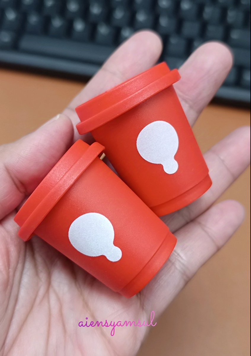 aiensyamsul's tweet photo. Minum coffee tea live uols pagi2, kau hado 😂. Tumbler je sis, kita buat sendiri bancuh dgn coffee arabica ni je. No add sugar or milk just coffee. Semerbak bau wangi Americano satu office nok, sedap yakmat 😋 

I buat 1 cup = 1/2 tumbler coffee  so defend pasa selera masing2 nak pekat or tidak je. 

I beli sini https://t.co/sNIxkic6NH

Sini juga https://t.co/O4O4ZNUpXM