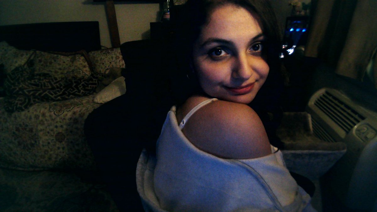 beericua's tweet image. webcam pics r peak actually