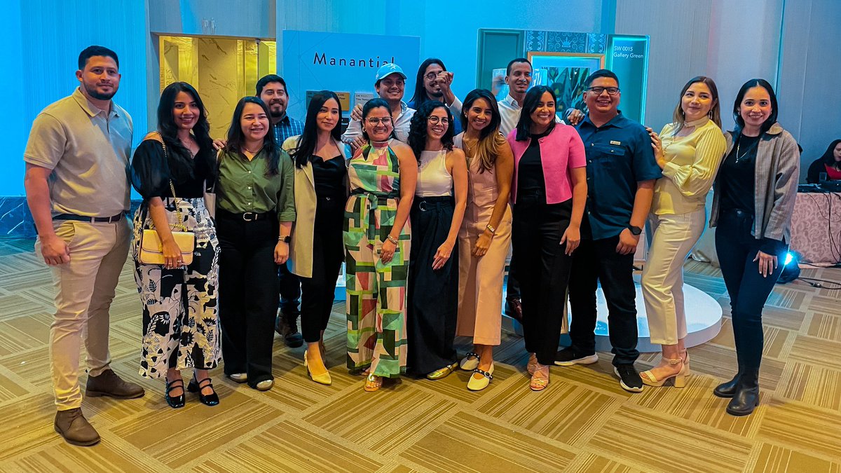 SherwinCA's tweet image. ¡Gracias a todos los que se unieron a #Colormix2025 en #SanPedroSula Honduras 🇭🇳. Los 48 tonos seleccionados estarán disponibles en nuestras tiendas y en sherwinca.com. Sigamos creando espacios que inspiran. ¡Esto es solo el comienzo, nos vemos en nuestra siguiente