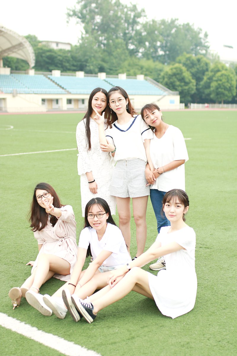 毕业小姐姐写真[188P+894M] #眼镜娘 #眼镜妹 #毕业照 #女大学生 #写真 
No.100613 预览全套尺度看置顶或私信 投稿：@007share 
眼镜娘圈子：https://t.co/VSeJDJ4Yn7 https://t.co/PsYxSptiJb