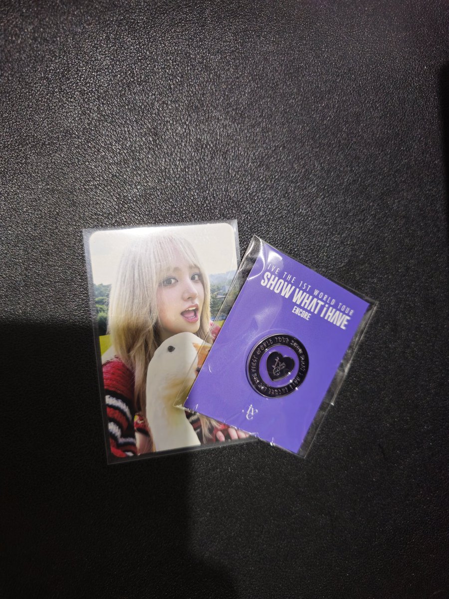 justafterlike's tweet photo. Dumating na po yung SWIH Encore badge, tysm @leochaert https://t.co/fcOTlskxwy