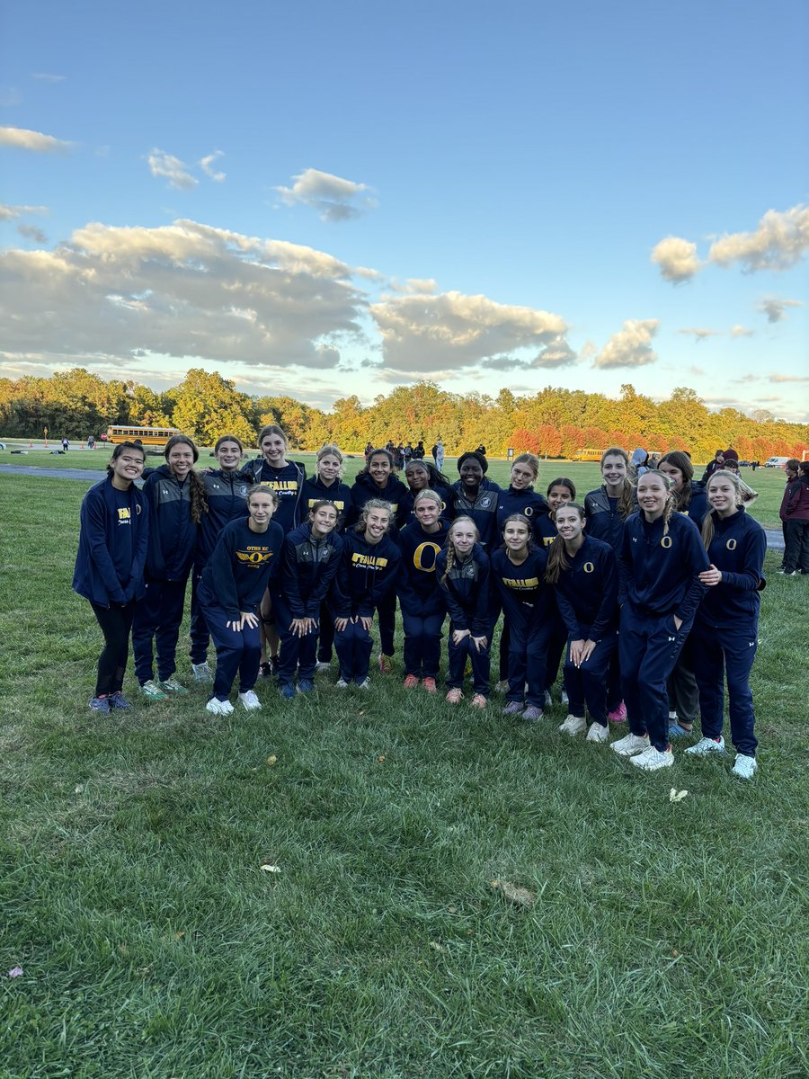 oths_girls_xctf's tweet image. Congrats to the JV team who won conference in dominating fashion by taking the 10 of the top 11 spots. The team was led by individual champion Kiah Mix.