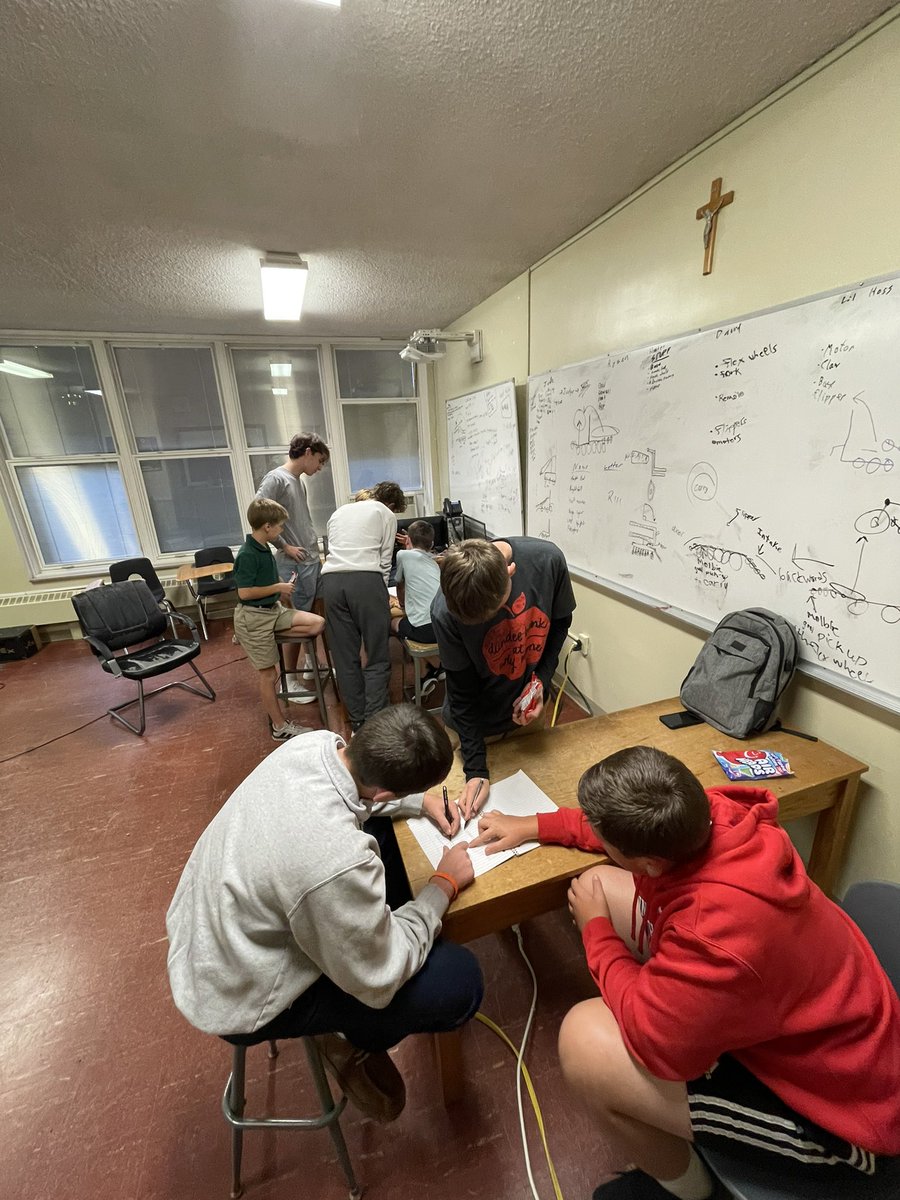 Mount_Michael's tweet image. Exciting things happening with our Jr. Knights Robotics Program! Our young innovators are learning, building, and coding their way to success. We are proud to see these boys working so hard! #GoKnights ⚔️