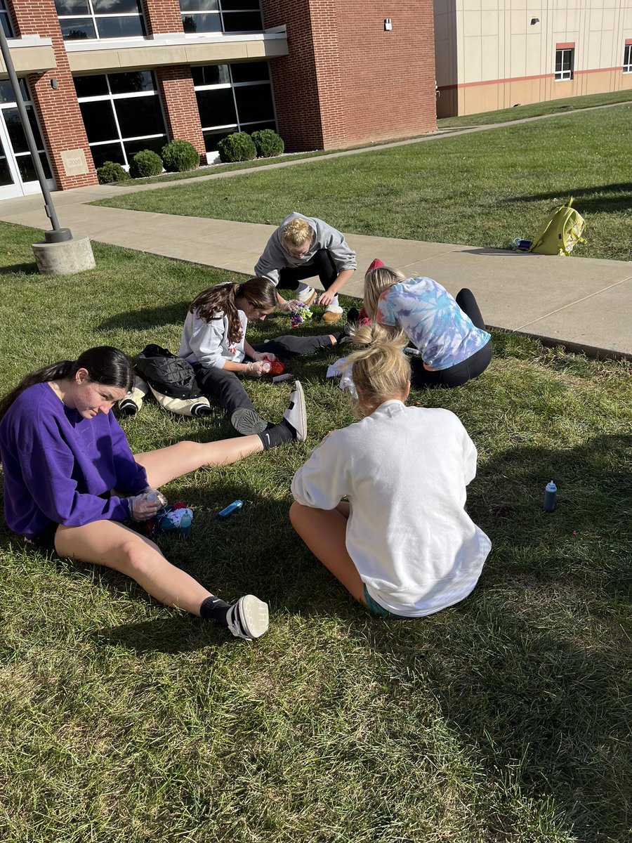 vb_western's tweet image. Traditional sectional tie dye!! 
#sectionalweek  #PantherPride