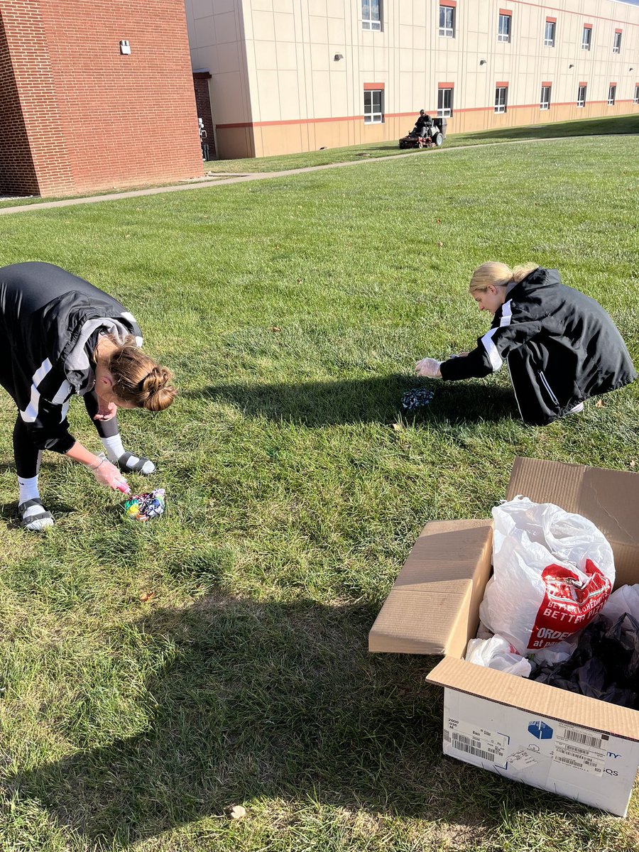 vb_western's tweet image. Traditional sectional tie dye!! 
#sectionalweek  #PantherPride