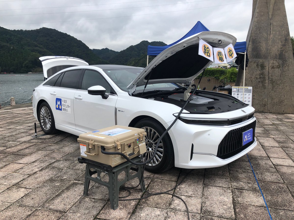 TOKYORandD's tweet image. おはようございます！今朝の厚木は曇り。秋といえば行楽、屋外イベントでみかけた露店は今までのようにエンジンの発電機ではなく、燃料電池車両で給電！音も臭いもない新しいスタイルですね。弊社もカーボンニュートラルの実現に向けて進んでいきます。
#企業公式が毎朝地元の天気を言い合う
#FCEV