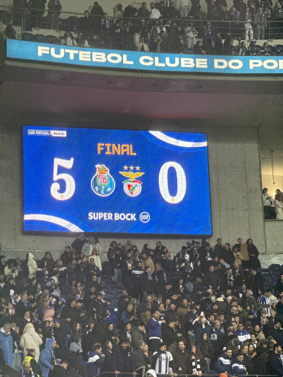 nunovieirinha25's tweet photo. “Até lá o Benfica continuará a amassar o FC Porto…” 😭😭😭😭 https://t.co/4Rq7dvDBYz