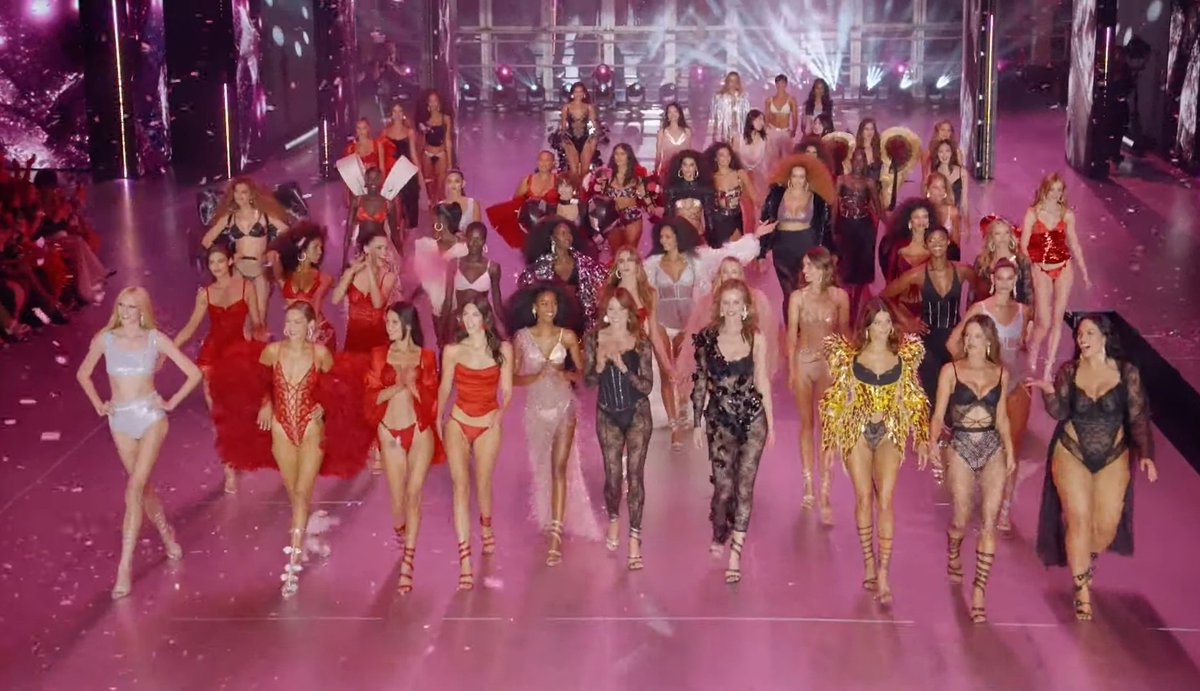 milechrile's tweet photo. iconic queens xoxo #victoriassecret #victoriassecretfashionshow https://t.co/wGSfy9dUWS
