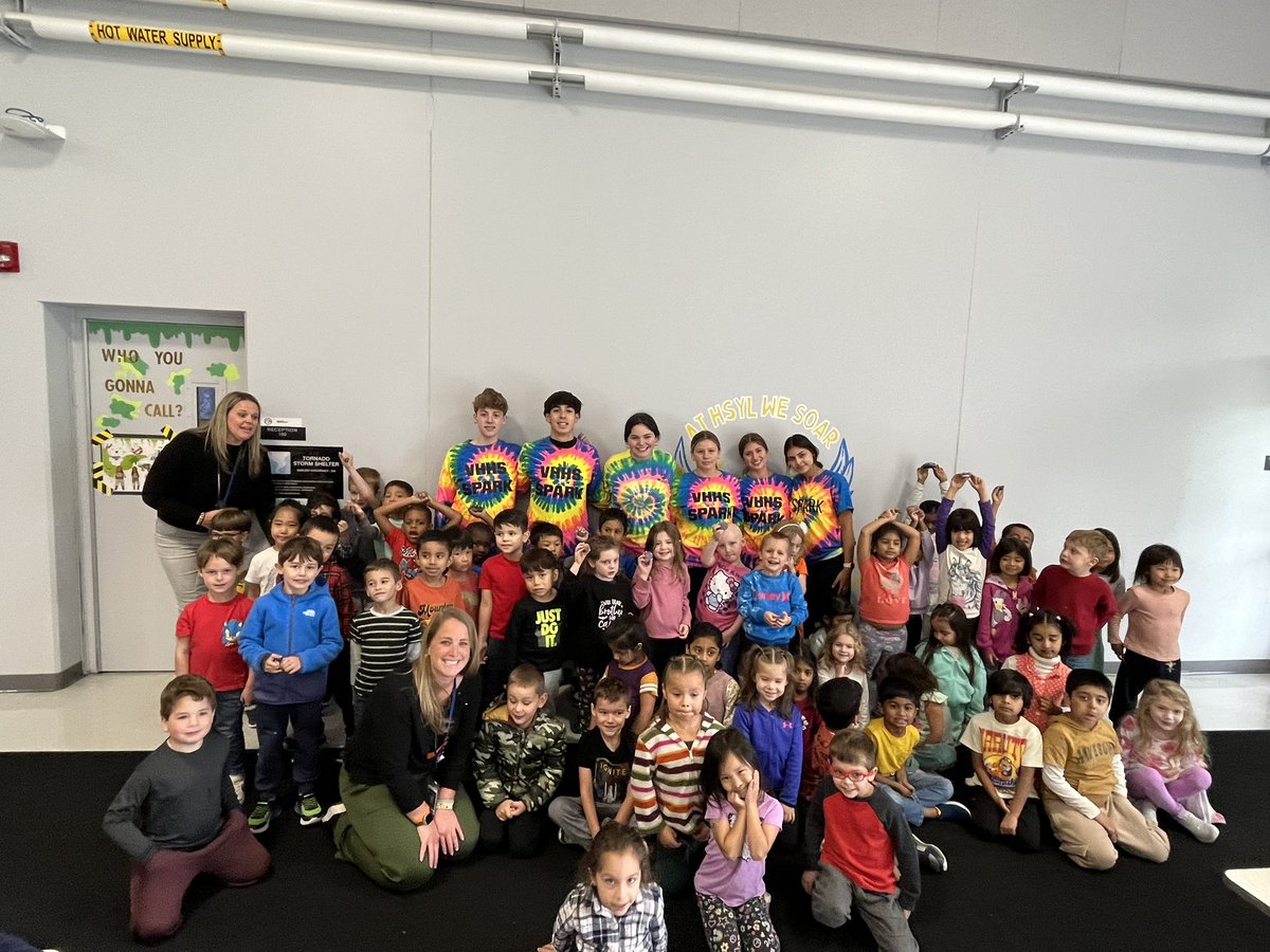 Thank you to SPARK students from VHHS for making and donating rocks with messages of kindness to our school! #BetterTogether <a href="/District_73/">Hawthorn District 73</a>