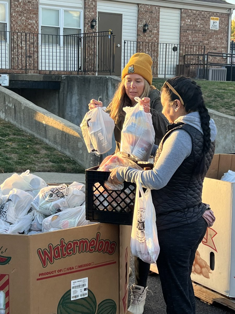 Be you, allow others to be them. Enjoy each other’s difference and support one another. Yeah, we believe it can be that simple. 

Tonight volunteers joined us to get food to 66 families.

Much love everyone!