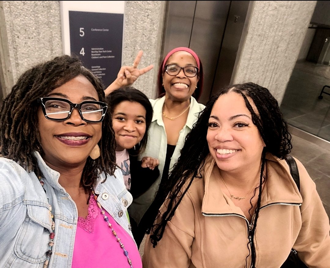 smithclass128's tweet image. SNS for Flooding Your Timelines bc Mays SW Lit Squad 💙💛 @JasonReynolds83!! Thanks  @PTMGL for always featuring the Dopest Authors!🔥📚@WriteinBK &amp;amp; J. Reynolds Your contributions to YA Lit are #necessary! #Fresh #Readiculous #ReadMoreBooks  💙💛Our Friends @fulcolibrary