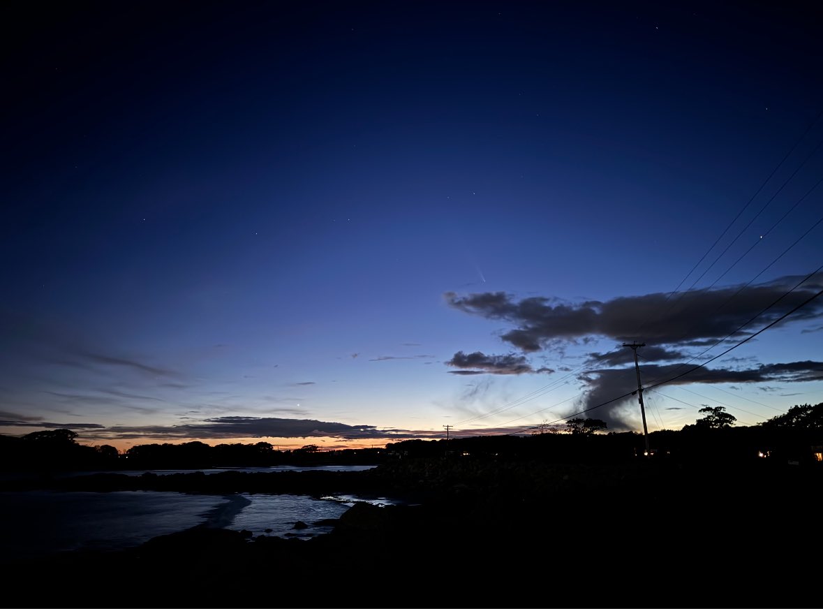 👀 at C/2023 A3, the once-in-a -lifetime comet visible once every 80,000 years, on an east coast chilly night! 🔍 in and you’ll see  💫 right above the ☁️ !  #Carstargazer #octoberodyssey