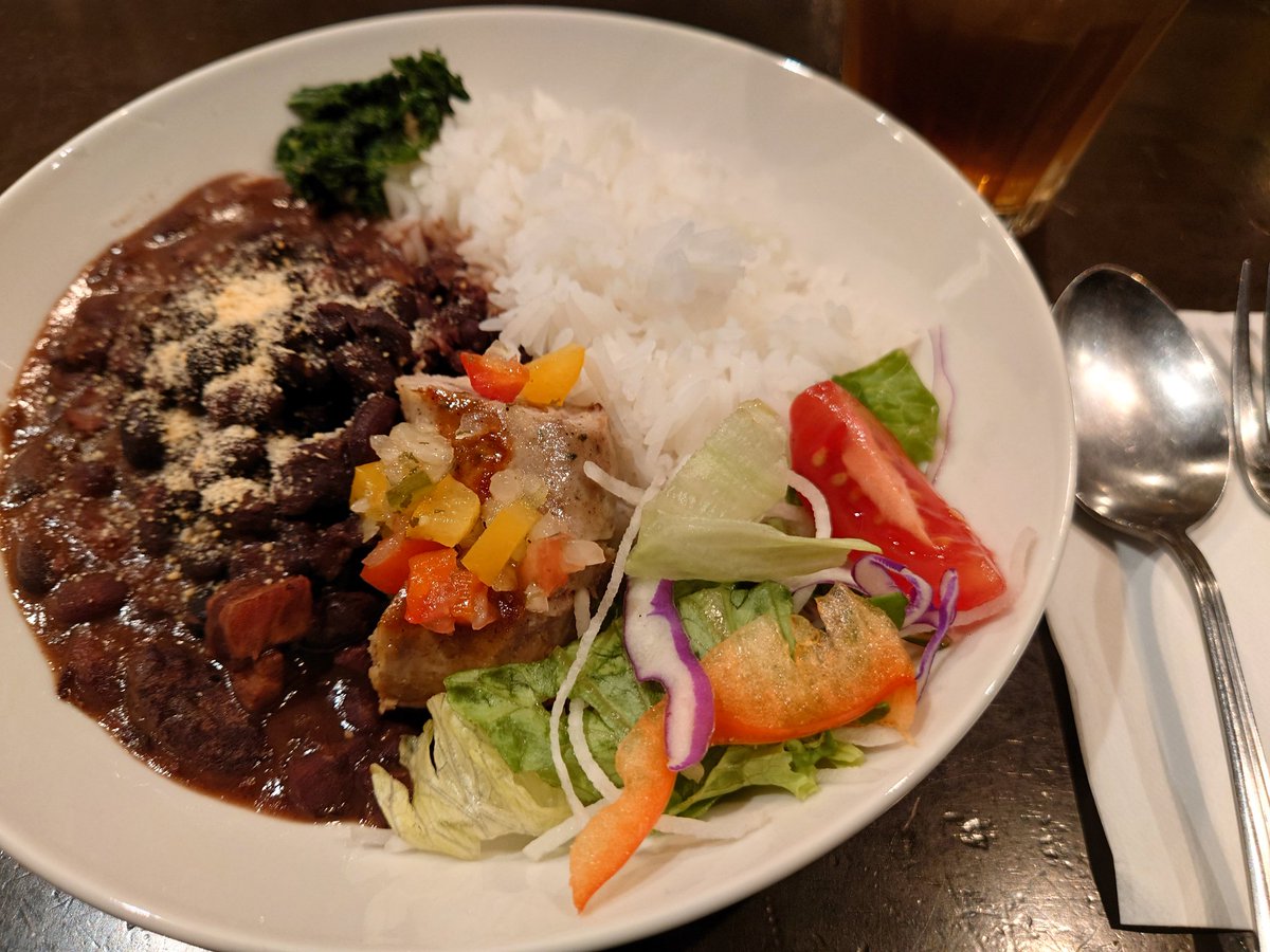 今週は、今日16日(水)〜18日(金)、CON TON TON VIVOランチ営業いたします！

平日に連続でできるの久しぶりですm(_ _)m

よろしければ、ぜひお立ち寄り下さいませ🍀

写真はブラジルごはんプレートです！

#CONTONTONVIVO
#コントントンビーボ
#四谷三丁目ランチ
#中南米料理
#ブラジル料理