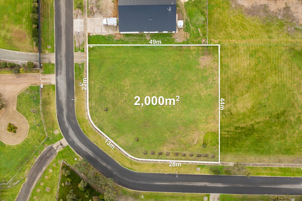 MichaelSFerris's tweet image. 12 Lehmann Court TORQUAY VIC 3228

HUGE vacant allotment - 12 Lehmann Court, Torquay

Experience the pinnacle of coastal living with this fantastic corner block spanning 2000 square meters.